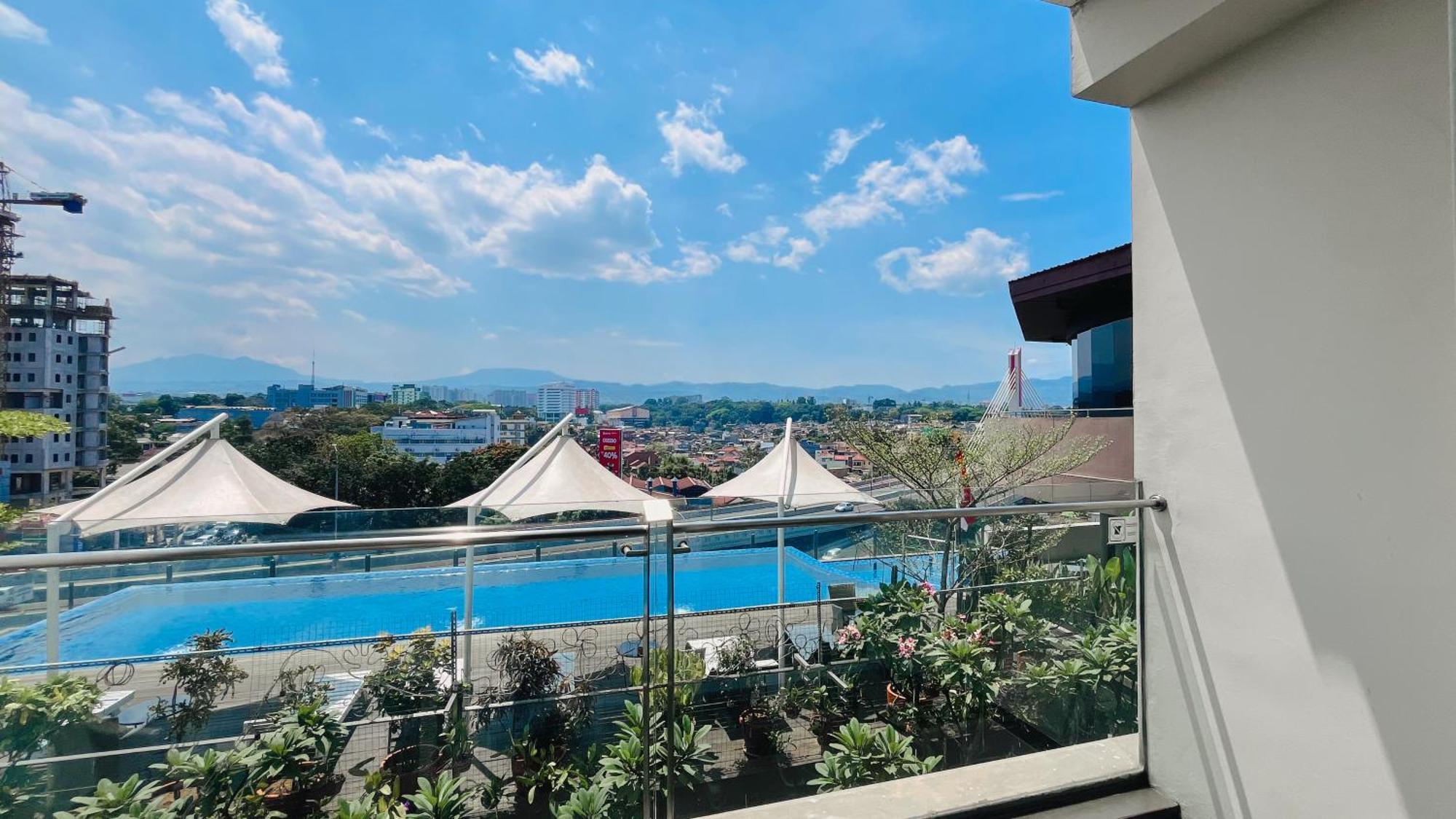 Grandia Hotel Бандунг Экстерьер фото