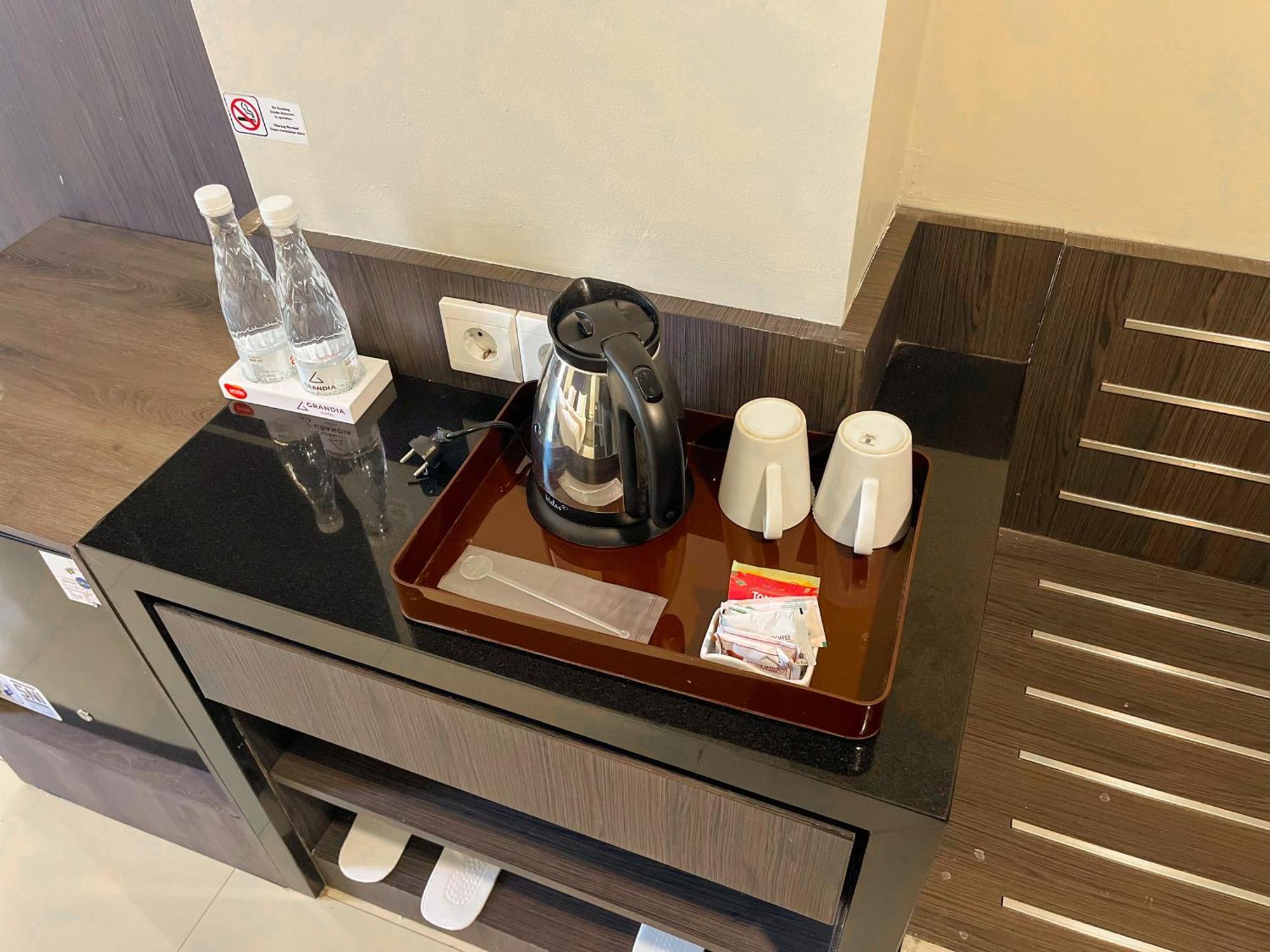 Grandia Hotel Бандунг Экстерьер фото